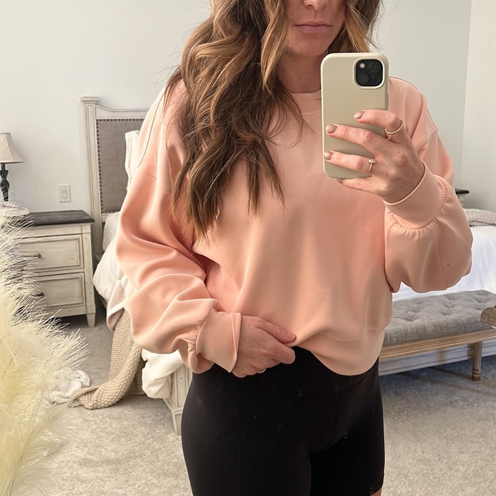 Lululemon Softstreme crewneck  | cropped crew neck | Light pink